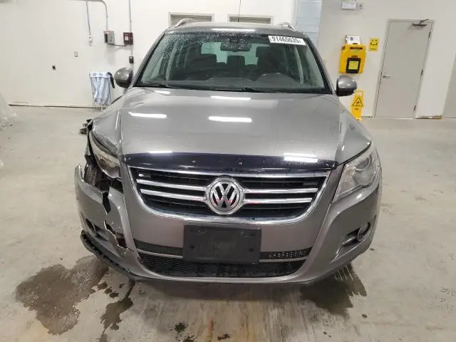 2010 VOLKSWAGEN TIGUAN SE  
