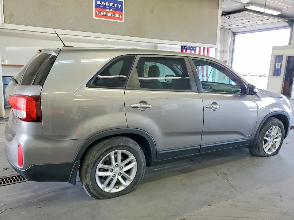 2014 KIA SORENTO LX  