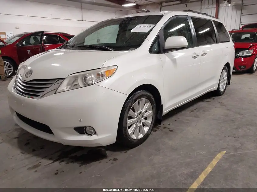 2011 TOYOTA SIENNA LIMITED V6