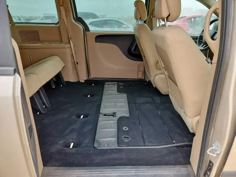 2014 DODGE GRAND CARAVAN SE  