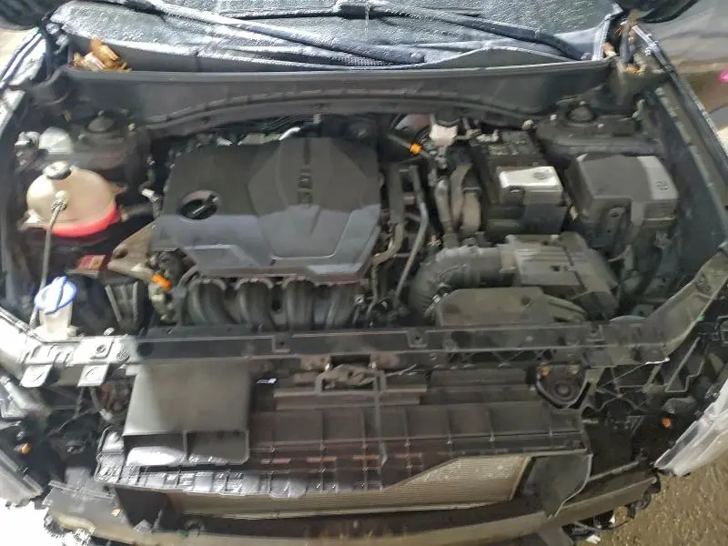 2022 HYUNDAI TUCSON SE  