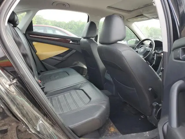 2012 VOLKSWAGEN PASSAT SEL  
