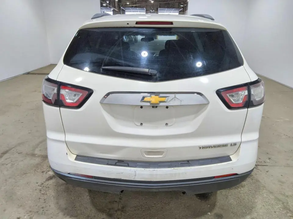 2015 CHEVROLET TRAVERSE LS  