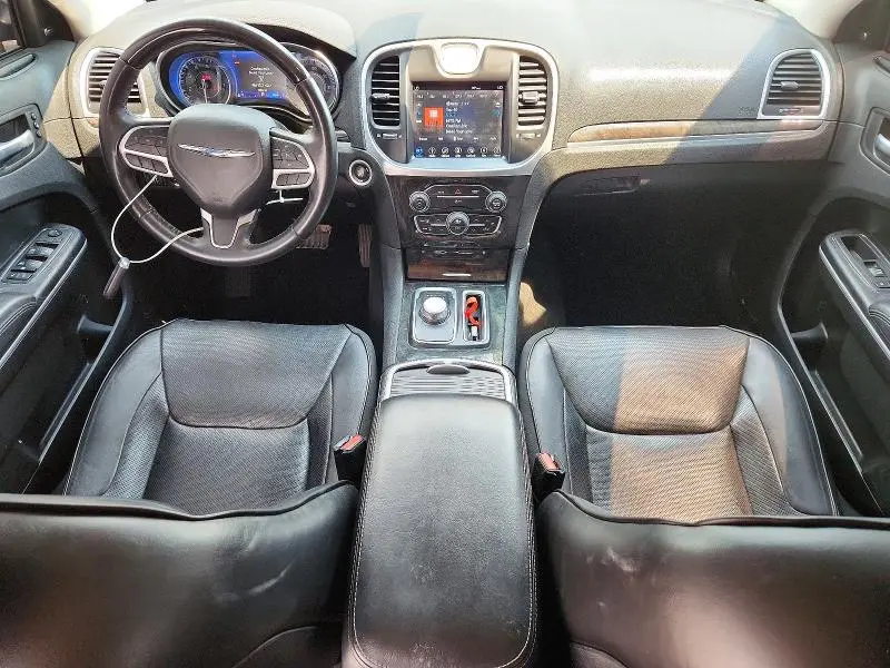 2019 CHRYSLER 300 LIMITED  