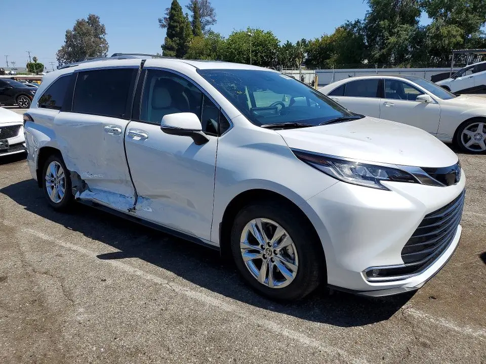 2025 TOYOTA SIENNA LIMITED 7-PASSENGER  