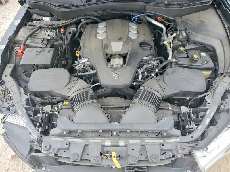 2022 MASERATI LEVANTE BASE  