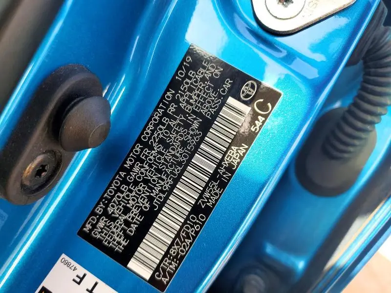 2020 TOYOTA PRIUS LE AWD-E  