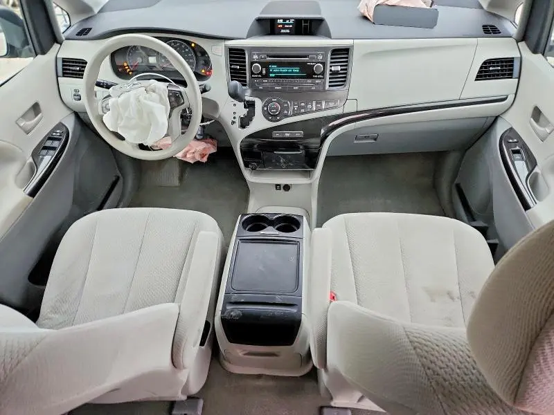2013 TOYOTA SIENNA LE 7-PASSENGER  