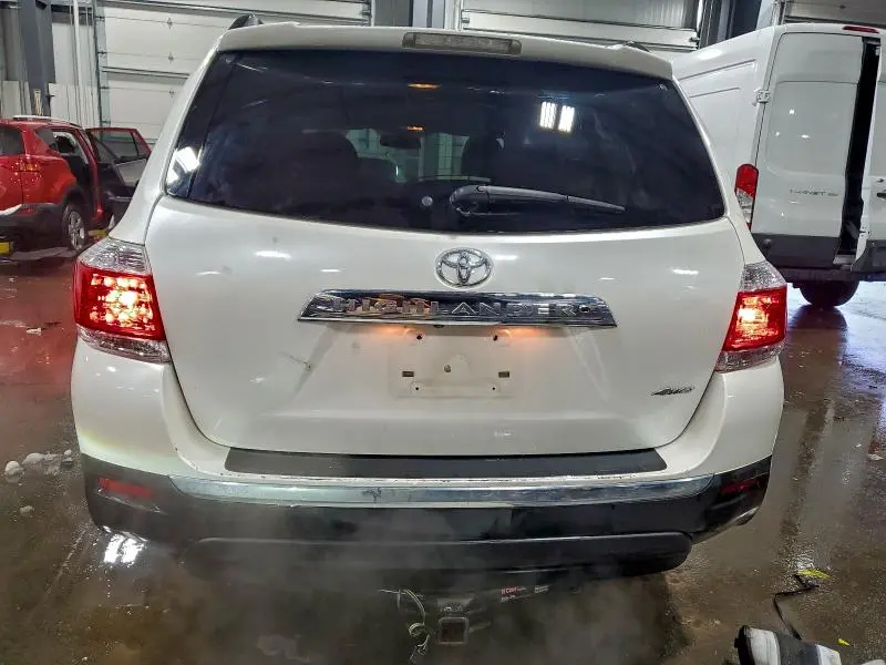 2013 TOYOTA HIGHLANDER LIMITED  