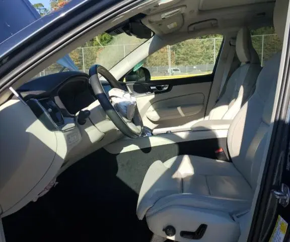 2022 VOLVO XC60 T8 RECHARGE INSCRIPTION  