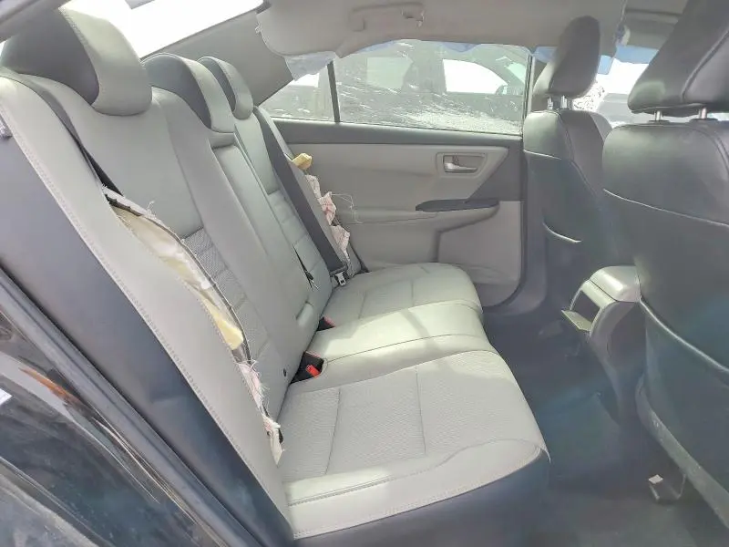 2016 TOYOTA CAMRY LE  