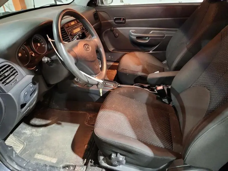 2011 HYUNDAI ACCENT SE  