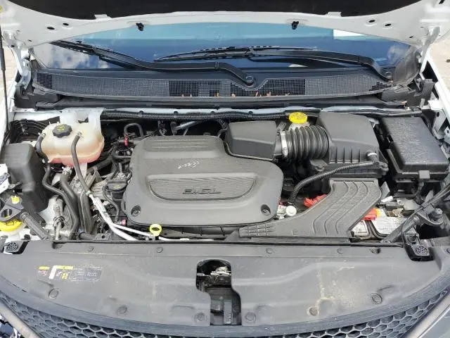2022 CHRYSLER VOYAGER LX  
