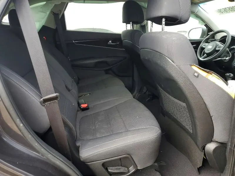 2017 KIA SORENTO LX  