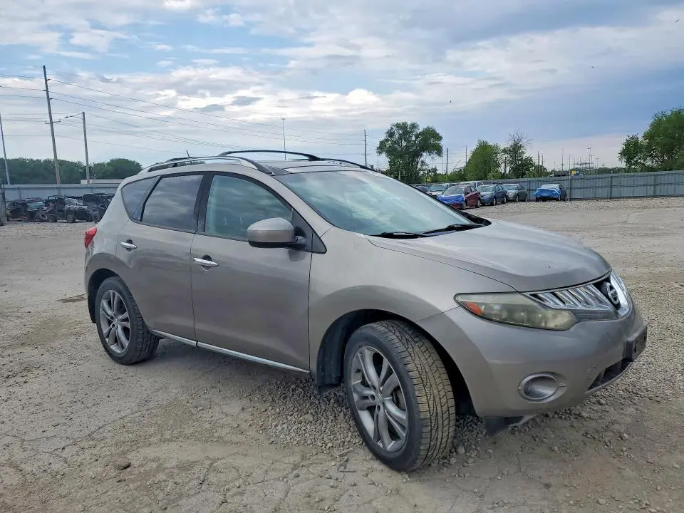 2010 NISSAN MURANO S  