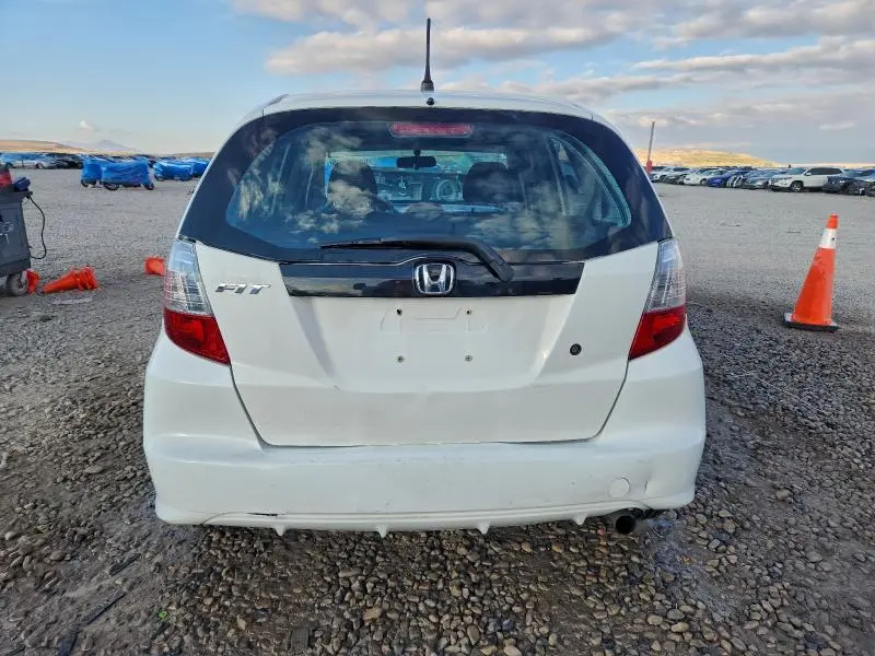 2010 HONDA FIT   