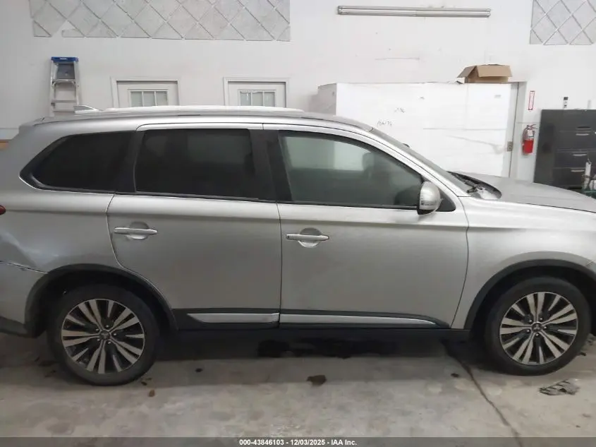 2019 MITSUBISHI OUTLANDER SE