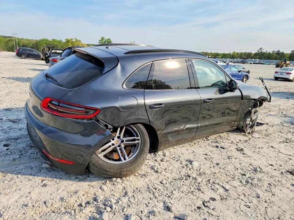 2017 PORSCHE MACAN   