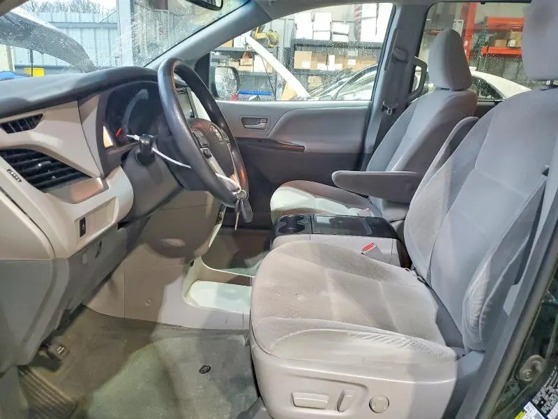 2017 TOYOTA SIENNA LE 8-PASSENGER  