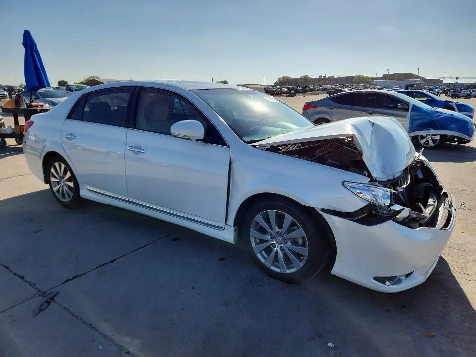 2011 TOYOTA AVALON LIMITED  