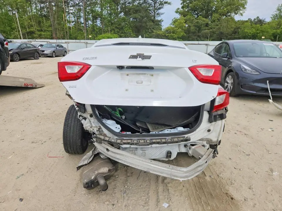 2018 CHEVROLET CRUZ   