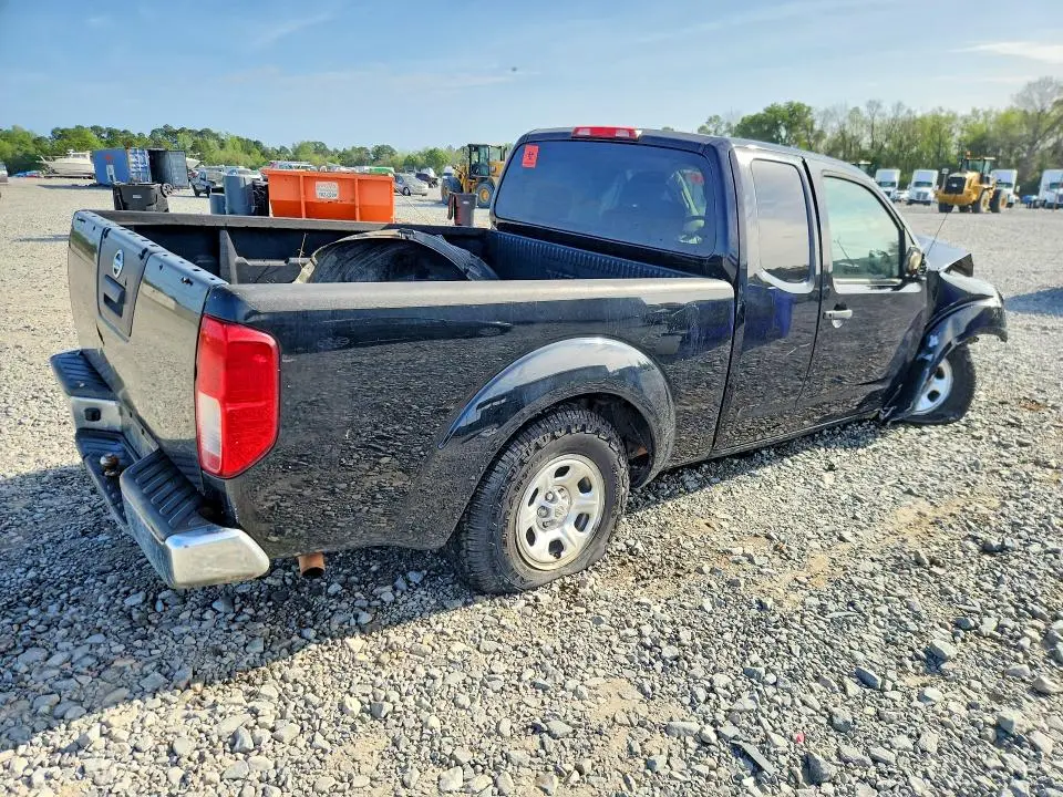 2015 NISSAN FRONTIER S  
