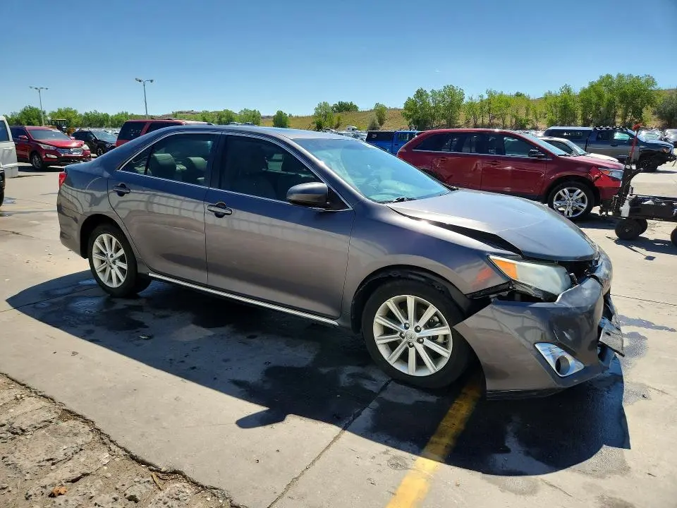 2014 TOYOTA CAMRY XLE V6  