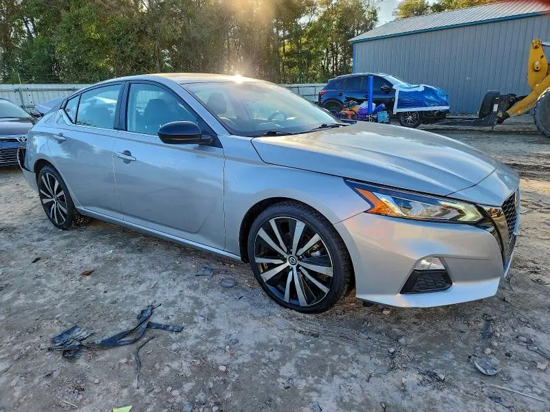 2021 NISSAN ALTIMA SR  