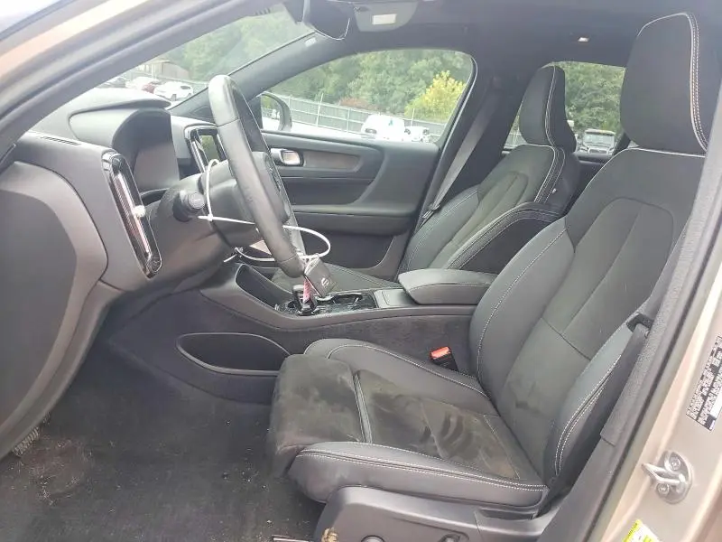2023 VOLVO XC40 RECHARGE PLUS  