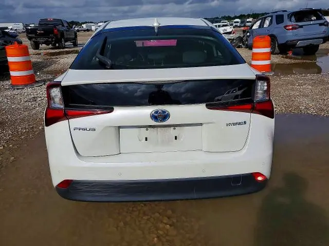 2020 TOYOTA PRIUS LE  