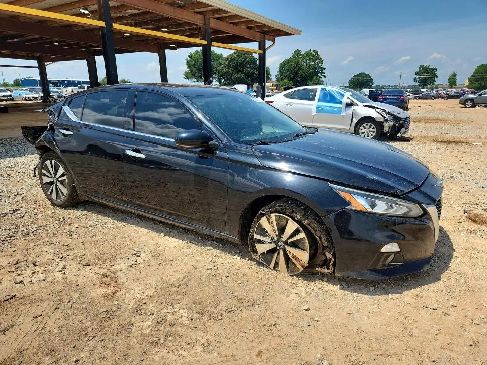 2019 NISSAN ALTIMA SL  