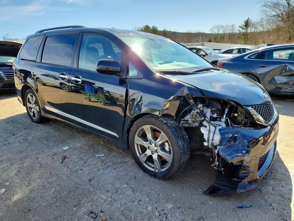 2017 TOYOTA SIENNA SE 8-PASSENGER  