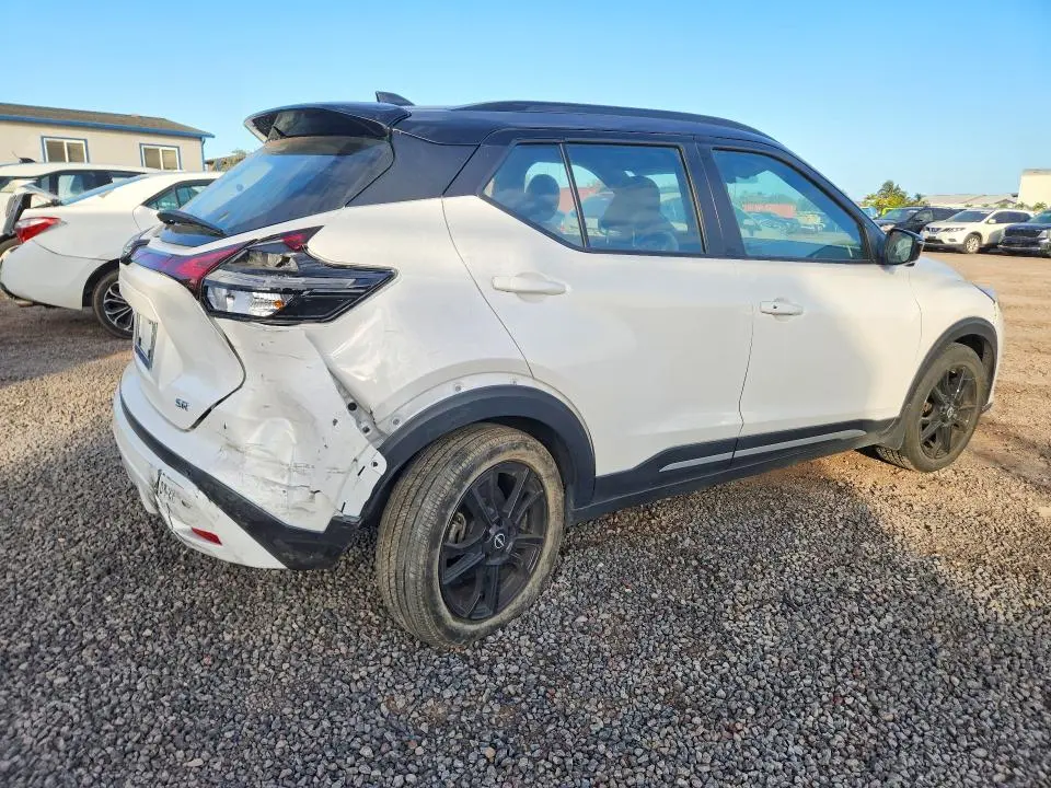 2024 NISSAN KICKS SR  
