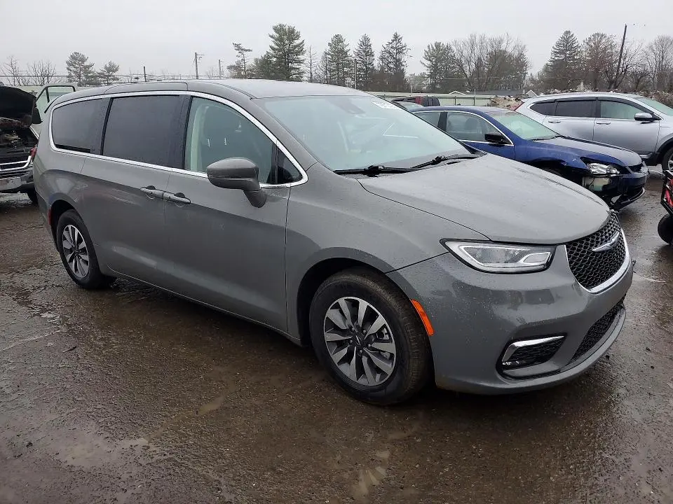 2022 CHRYSLER PACIFICA HYBRID TOURING L  
