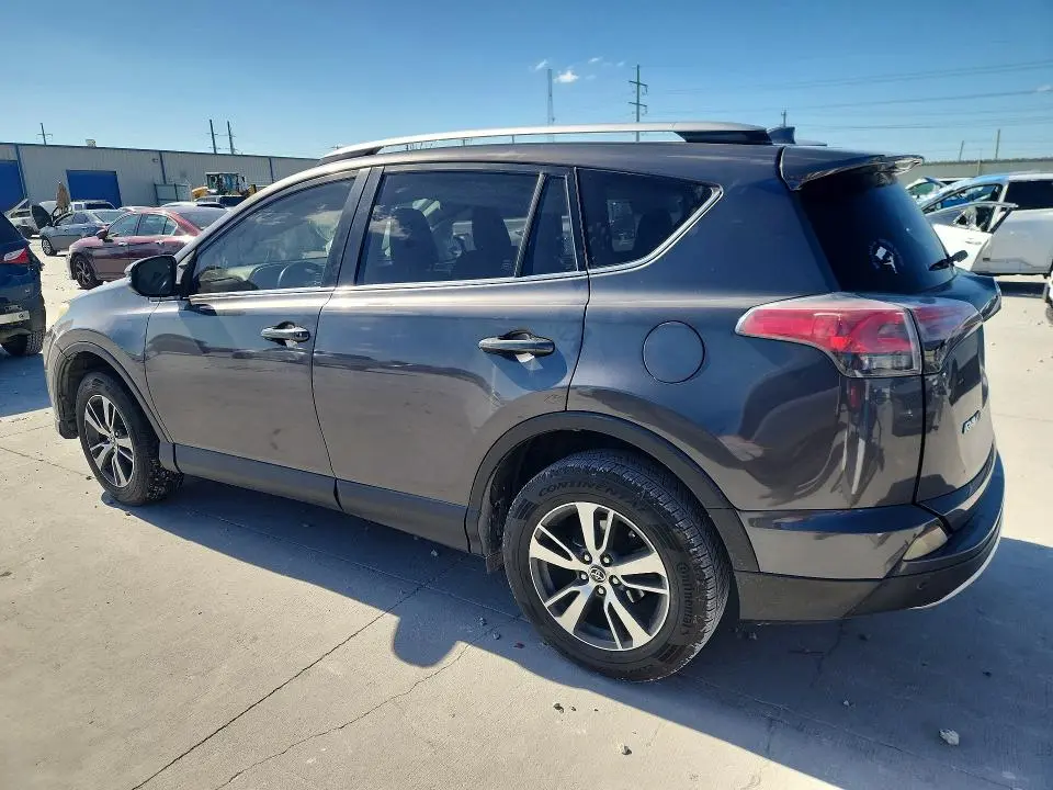 2016 TOYOTA RAV4 XLE  