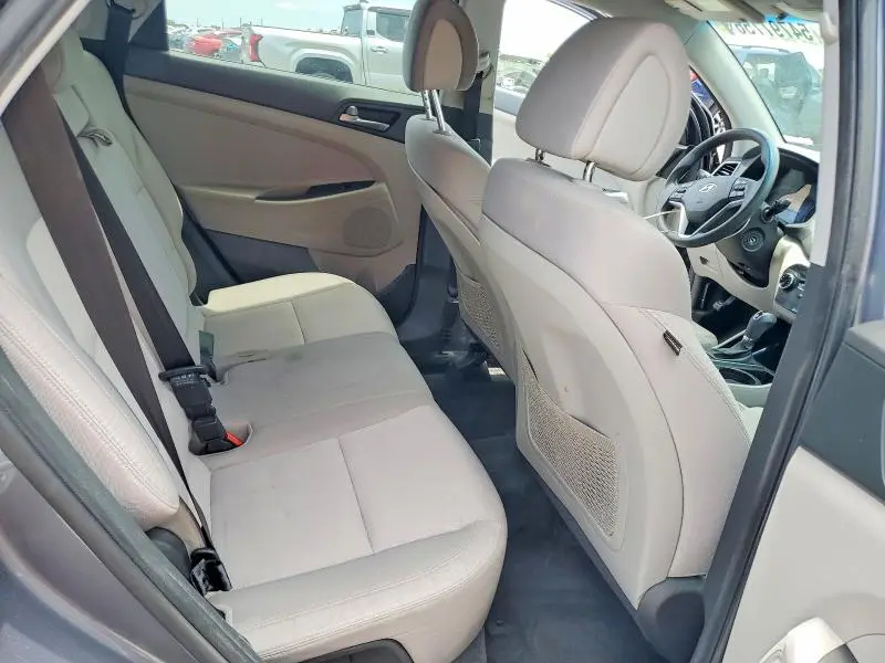 2016 HYUNDAI TUCSON SE  
