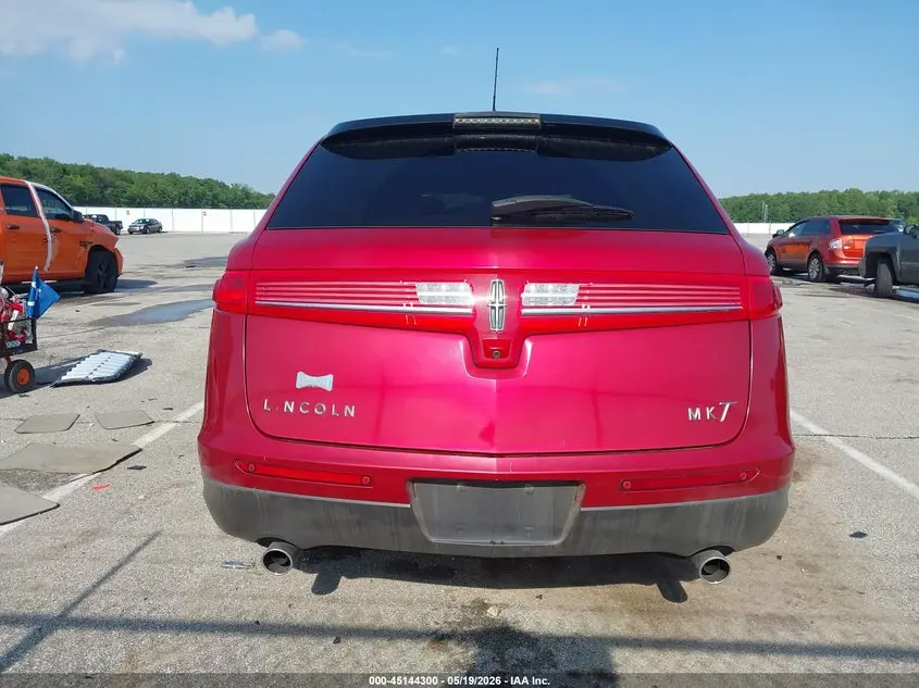 2010 LINCOLN MKT  