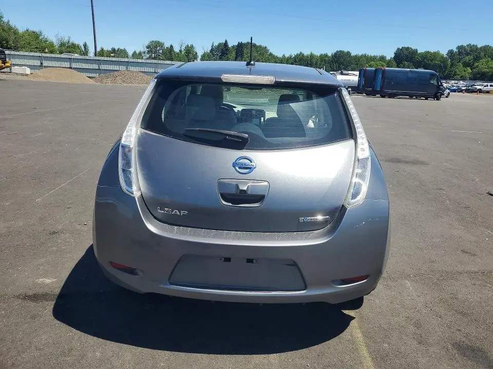 2015 NISSAN LEAF SV  