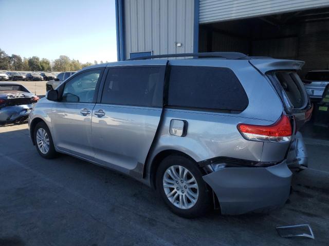 2011 TOYOTA SIENNA XLE