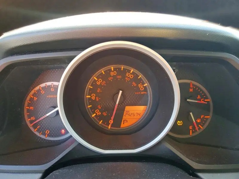 2011 TOYOTA 4RUNNER SR5  