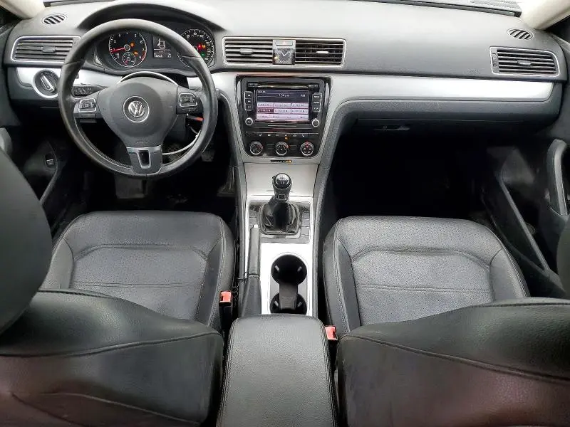 2013 VOLKSWAGEN PASSAT SE  