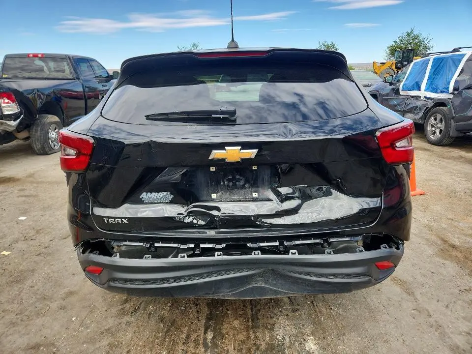 2024 CHEVROLET TRAX LS  