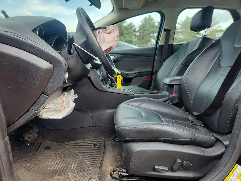 2015 FORD FOCUS SE  