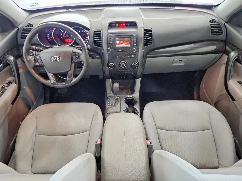 2013 KIA SORENTO LX  