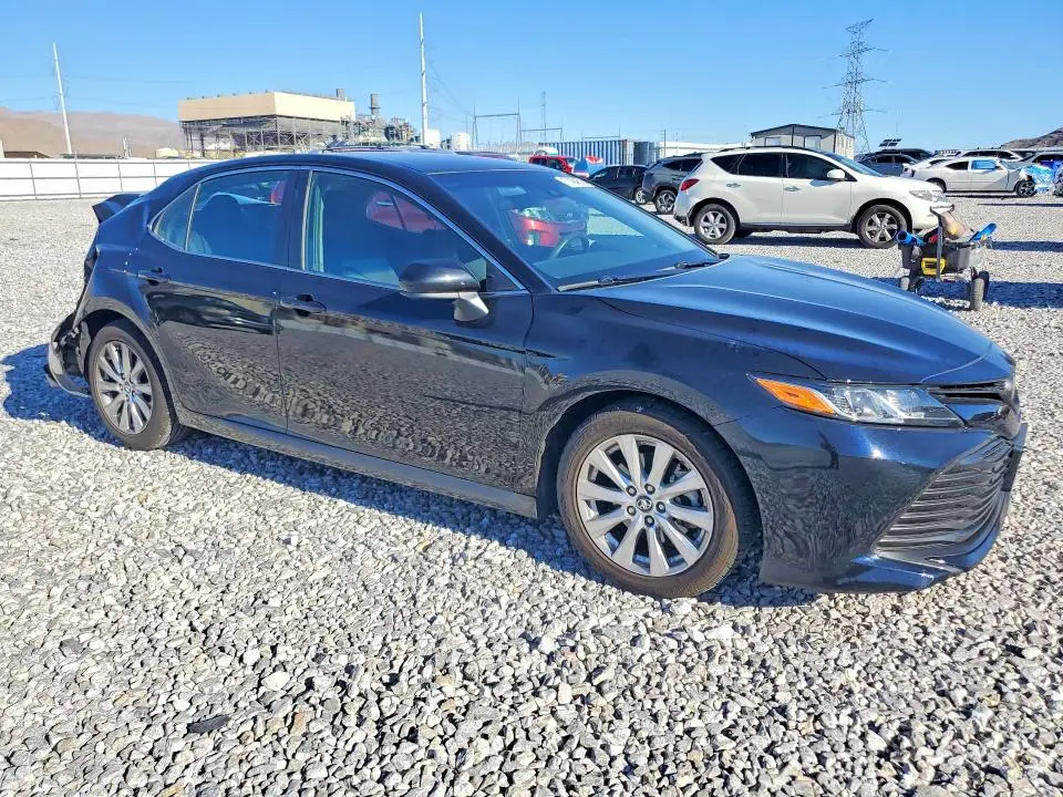 2018 TOYOTA CAMRY LE  