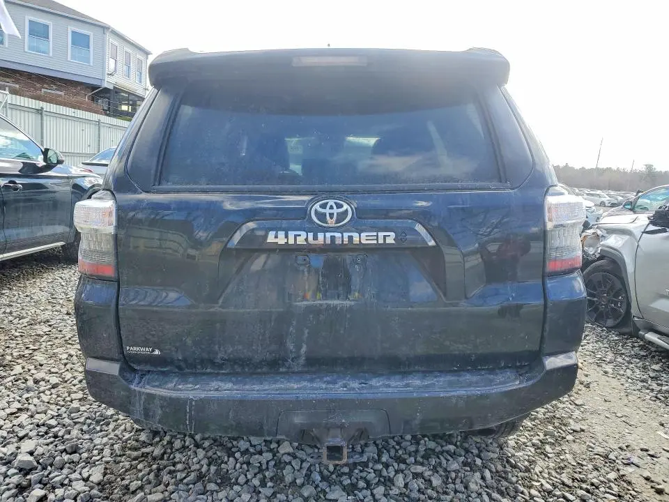 2022 TOYOTA 4RUNNER SR5 PREMIUM  