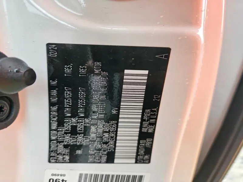 2024 TOYOTA SIENNA LE  