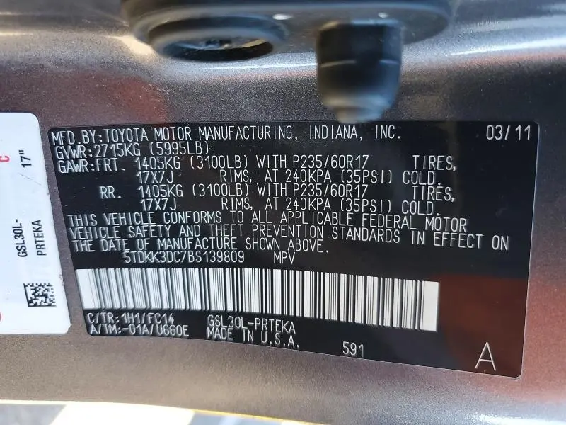 2011 TOYOTA SIENNA LE 8-PASSENGER  