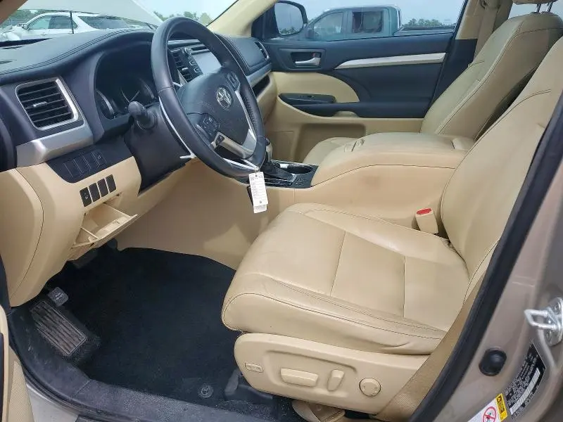 2016 TOYOTA HIGHLANDER XLE  