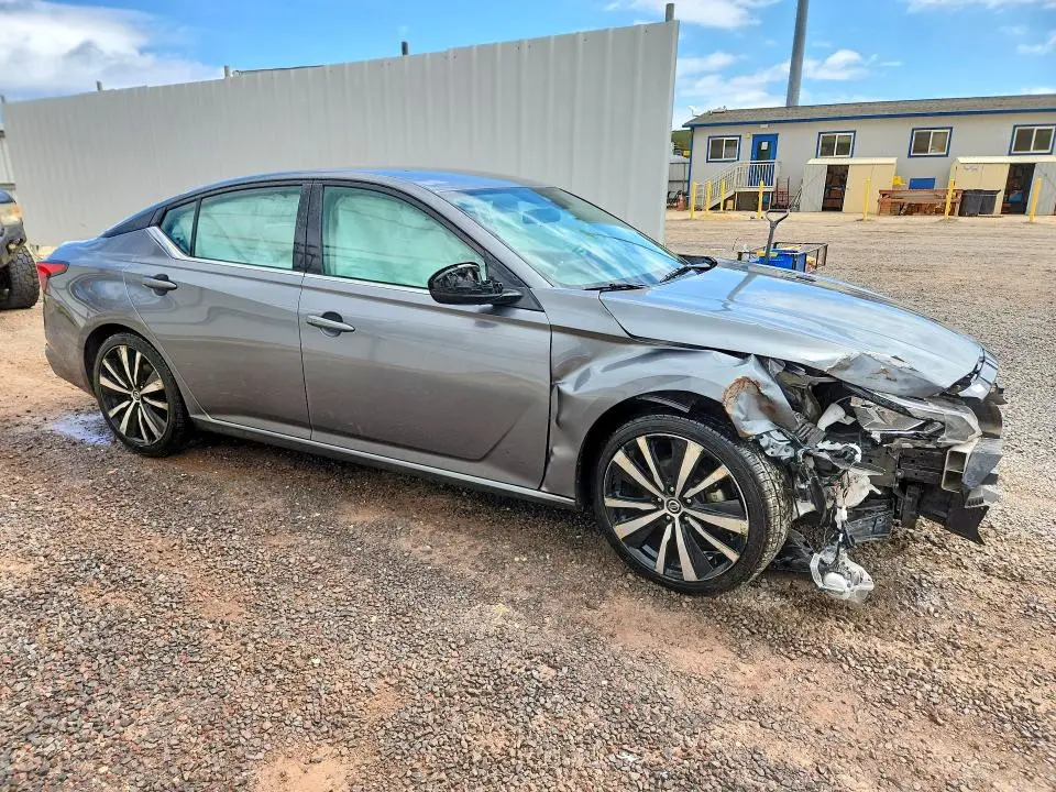 2021 NISSAN ALTIMA SR  